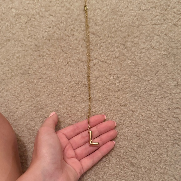 Gold Initial 'L' Necklace - Picture 1 of 2